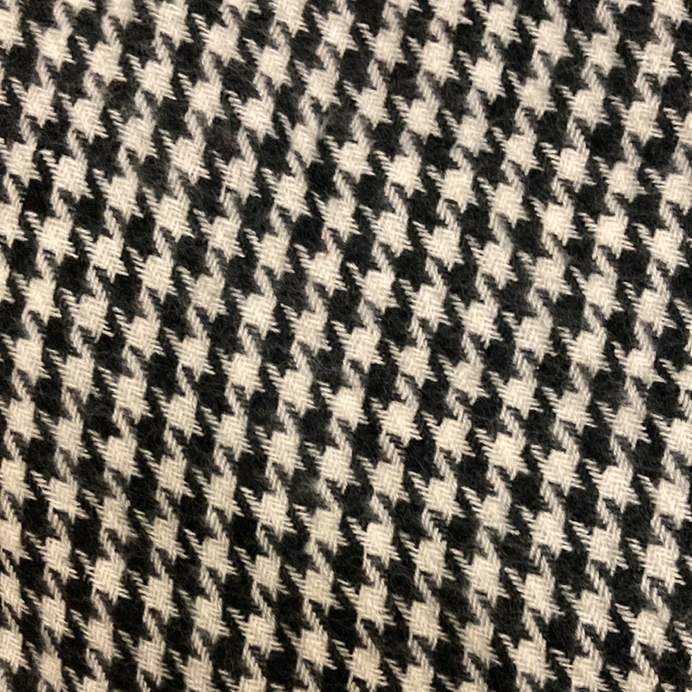 🎉10 for $10🎉ICING Reversible Shawl/Scarf. - Picture 4 of 8